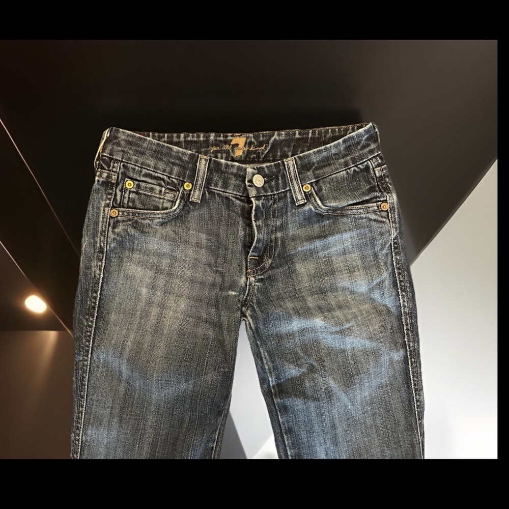 Vintage 7 For All Mankind (Sevens)Blue Demin Wash W/Whispering Flare From Knee⬇️
